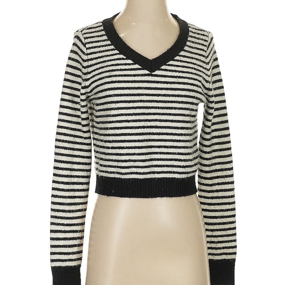 American Eagle Pullover sweater